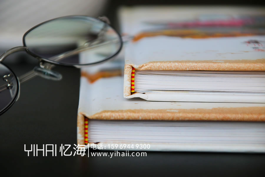 昆明憶海文化制作四十年同學(xué)聚會紀(jì)念冊-用聚會相冊回憶美好時光